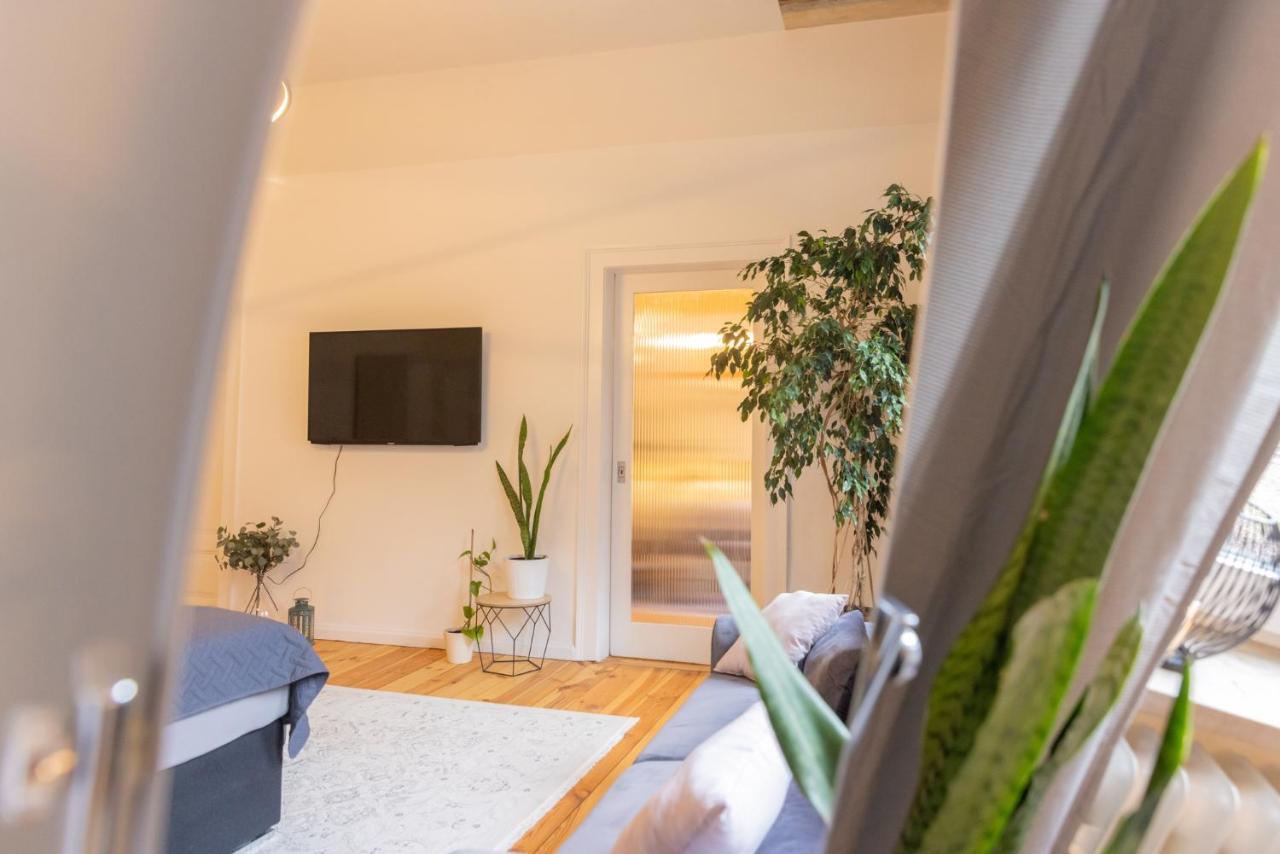 Zentral In Coburg: Exklusive Stadtwohnung - Ideal Fuer Gruppen Buitenkant foto
